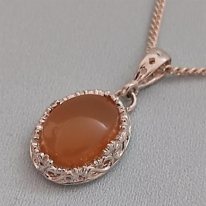گردنبند سنگ با زنجیر نقره وقاب نقره و سنگ عقیق یمنی مزین به دعای شرف شمس شاران